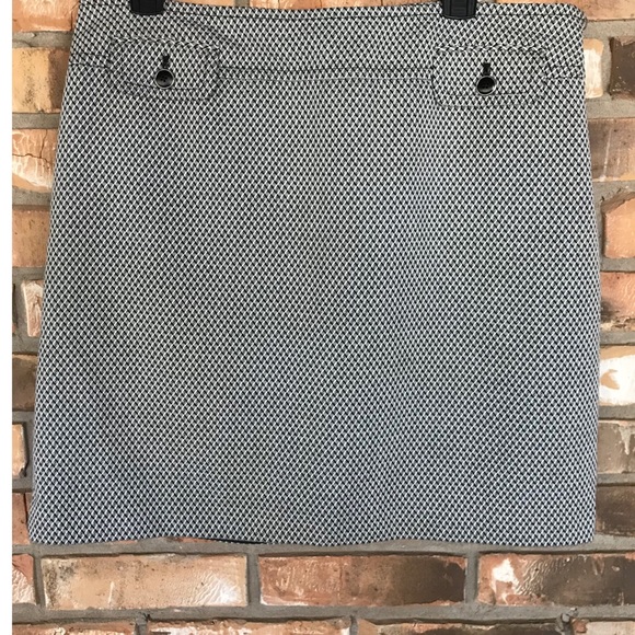 Ann Taylor Loft Women’s Plus Size Black and White Print Mini Skirt Size 14 - Picture 7 of 7